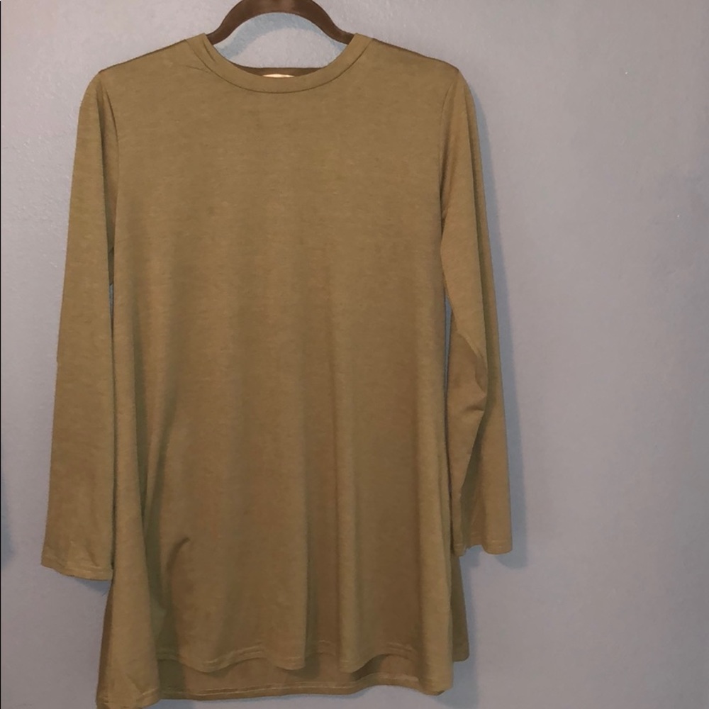 Short green long sleeve dress